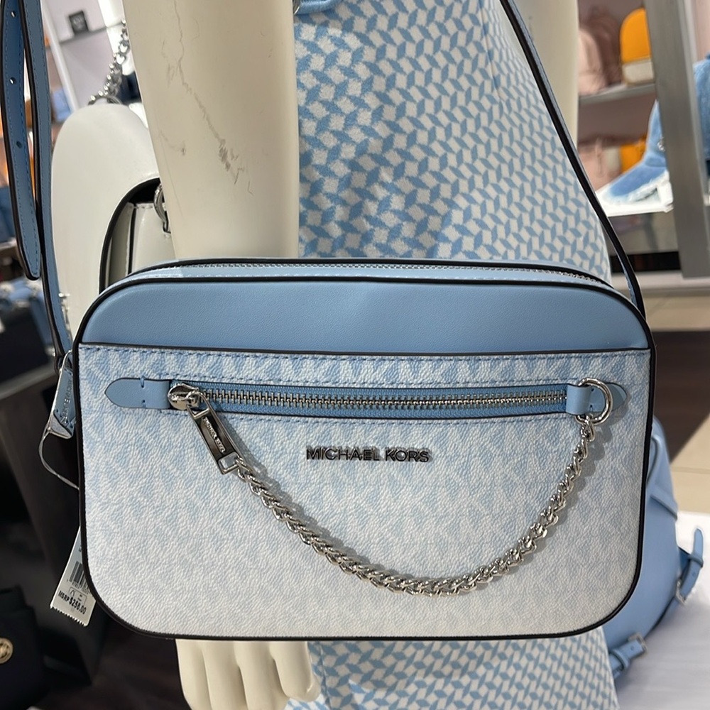 MICHAEL KORS Jet Set Large Ombré Signature Logo Crossbody Body
Light Sky
NWT - Picture 9 of 16